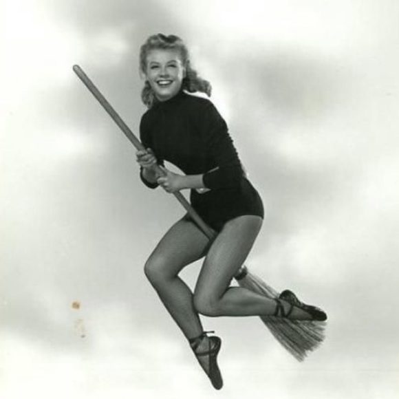 Meet your Posher, Gillian - Picture 1 of 1